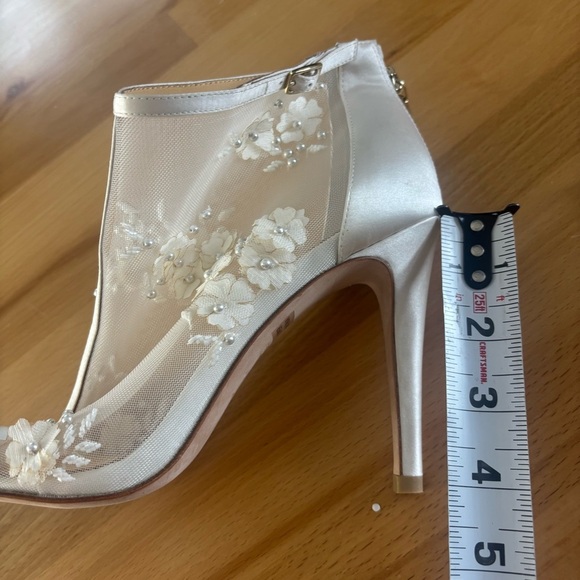 Ivory Floral Heeled Boots - Bella Belle - Picture 5 of 11